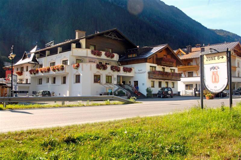 Hotel Kristall B&B Ишгъл Екстериор снимка