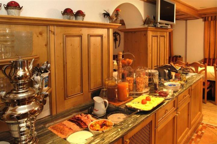Hotel Kristall B&B Ишгъл Екстериор снимка