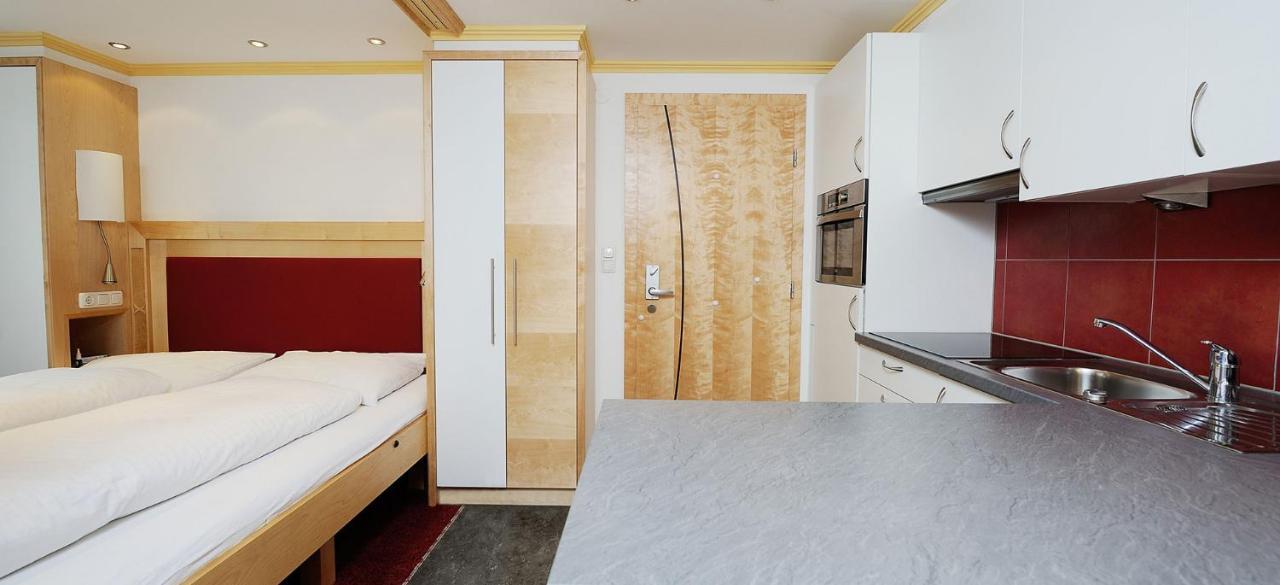 Hotel Kristall B&B Ишгъл Екстериор снимка