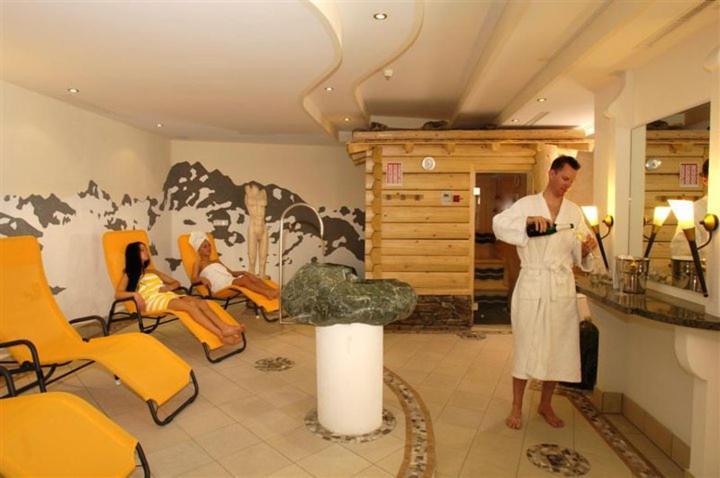 Hotel Kristall B&B Ишгъл Екстериор снимка